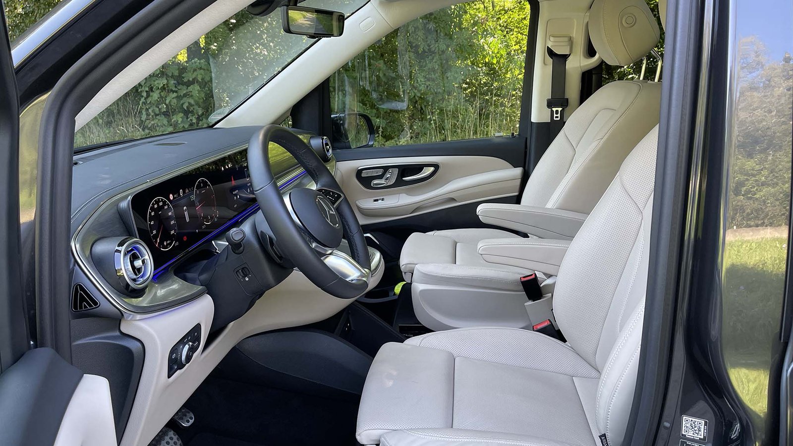 Intérieur Mercedes V300d – VAN TAXI PARIS